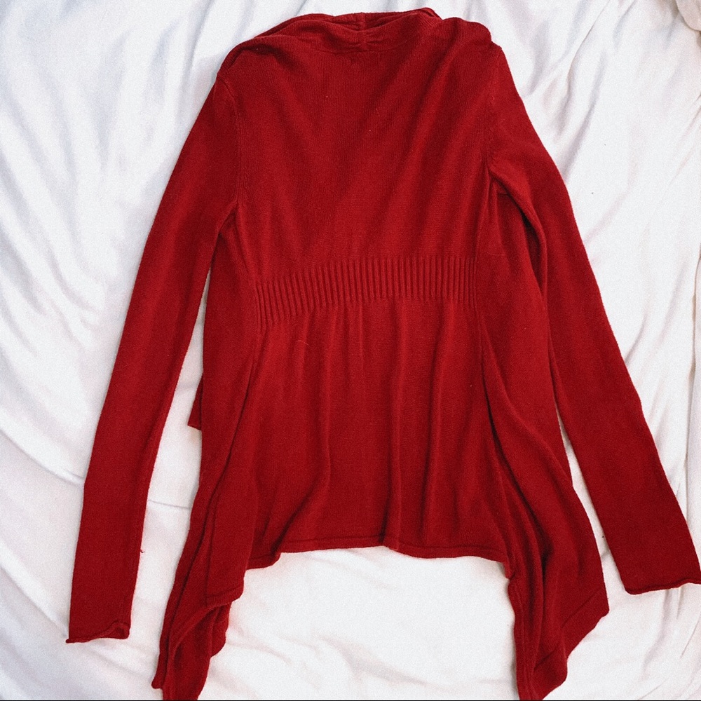 EXPRESS | Long Flowy Waterfall Red Cardigan - Picture 3 of 6